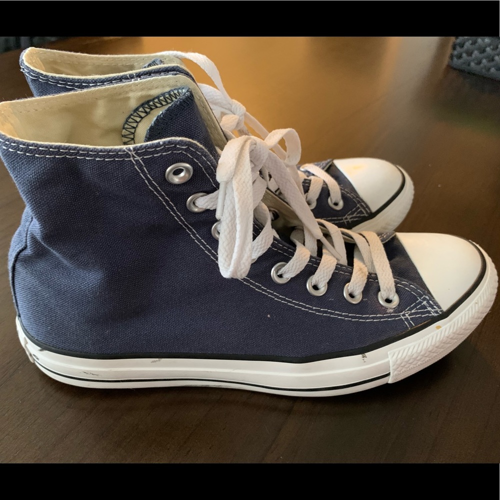 Navy Converse High Tops Men’s 6.5/Women’s 8.5